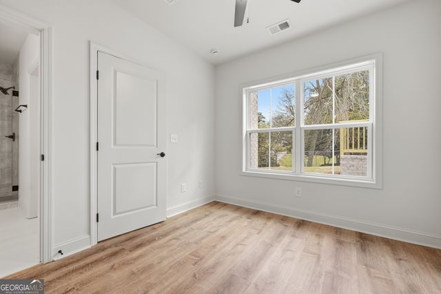 318 Vinings Walk NW, Gainesville, GA 30501