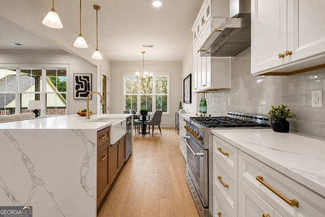 318 Vinings Walk NW, Gainesville, GA 30501