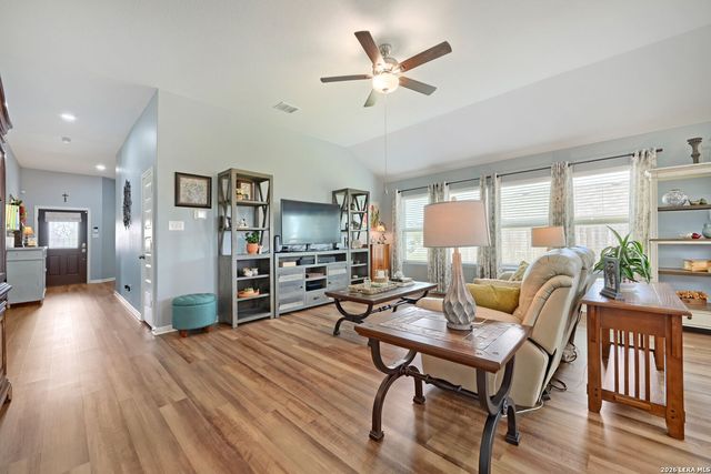 12414 Flatiron Way, Atascosa, TX 78002