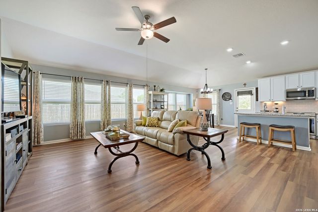 12414 Flatiron Way, Atascosa, TX 78002