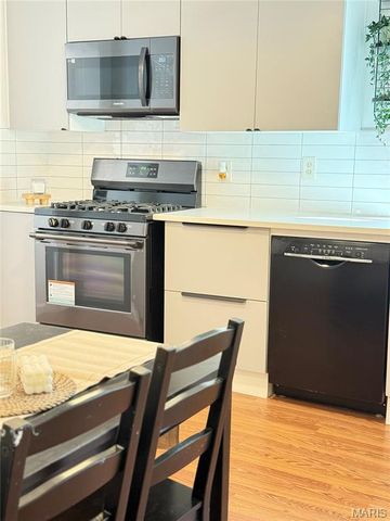 2840 Dalton Avenue, St Louis, MO 63139