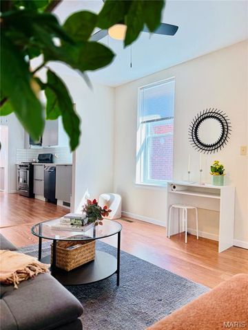 2840 Dalton Avenue, St Louis, MO 63139