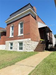 2840 Dalton Avenue, St Louis, MO 63139