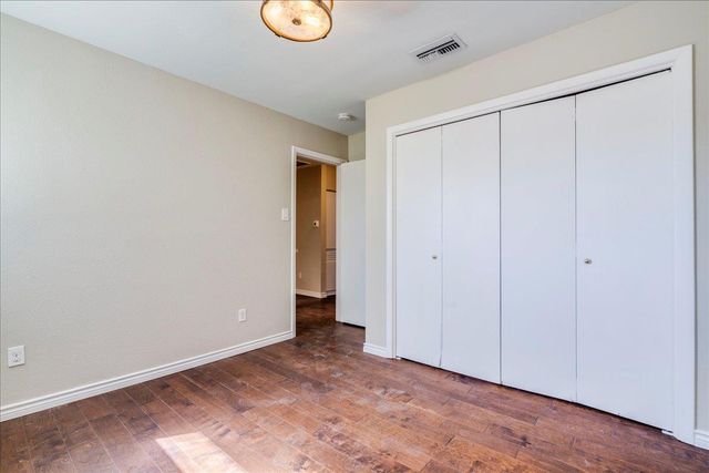 1411 Norwalk LN 207, Austin, TX 78703