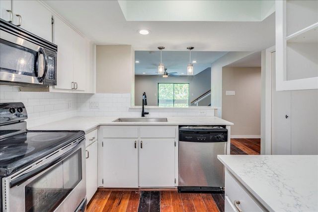 1411 Norwalk LN 207, Austin, TX 78703