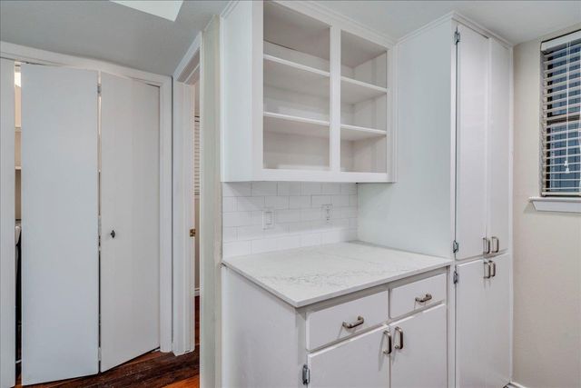 1411 Norwalk LN 207, Austin, TX 78703