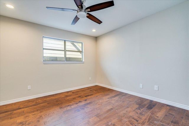 1411 Norwalk LN 207, Austin, TX 78703