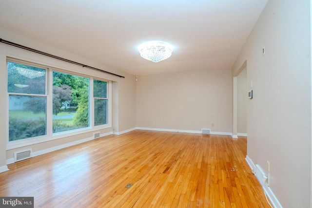 318 OAK LN, Princeton Junction, NJ 08550