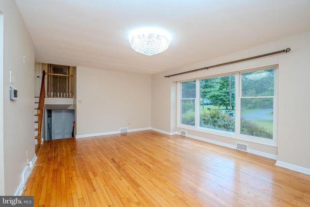 318 OAK LN, Princeton Junction, NJ 08550