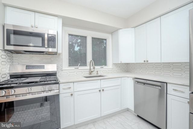 318 OAK LN, Princeton Junction, NJ 08550