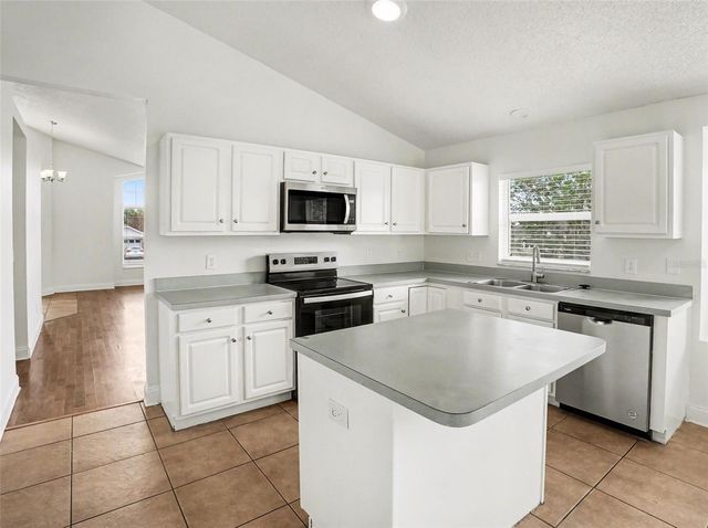 7242 MINIPPI DRIVE, Orlando, FL 32818