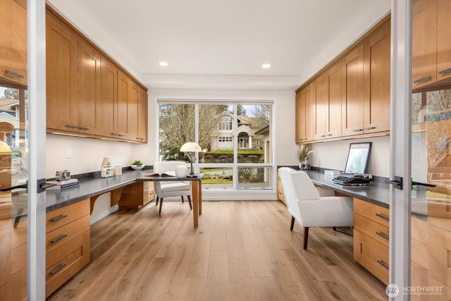 18206 NW Montreux Drive, Issaquah, WA 98027