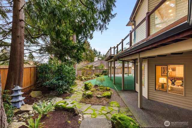 18206 NW Montreux Drive, Issaquah, WA 98027