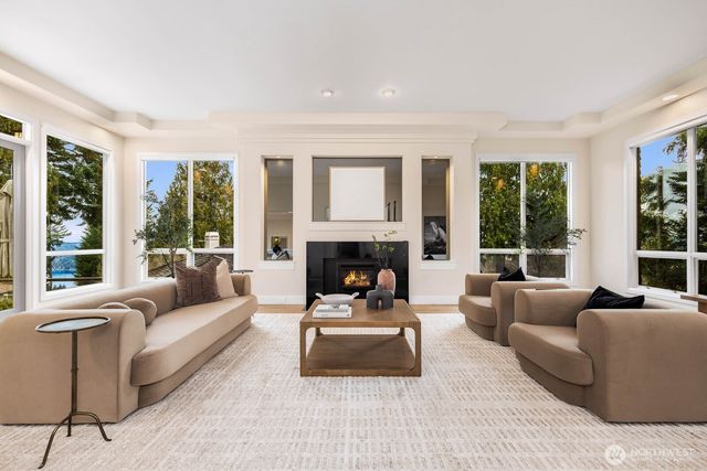 18206 NW Montreux Drive, Issaquah, WA 98027