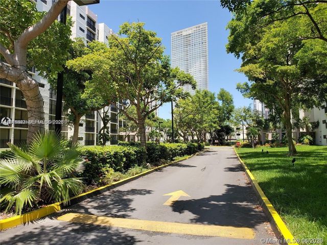 17021 N Bay Road 116, Sunny Isles Beach, FL 33160