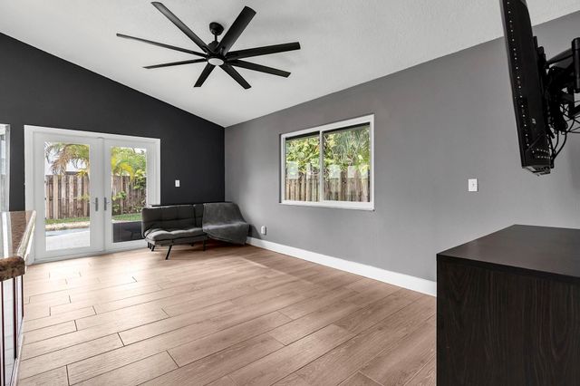 2822 NW 111th Avenue, Sunrise, FL 33322