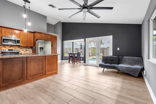 2822 NW 111th Avenue, Sunrise, FL 33322