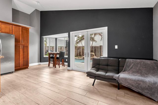 2822 NW 111th Avenue, Sunrise, FL 33322