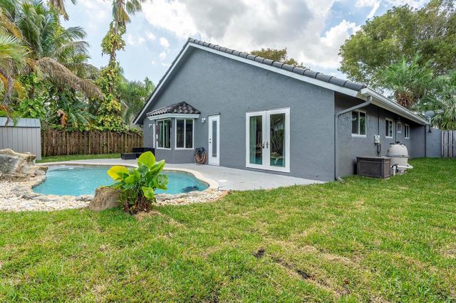 2822 NW 111th Avenue, Sunrise, FL 33322