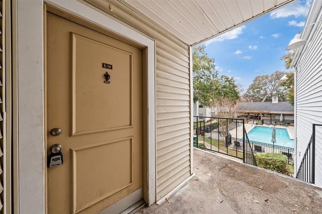 9809 Richmond Avenue E14, Houston, TX 77042