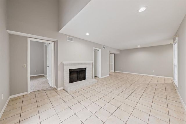 9809 Richmond Avenue E14, Houston, TX 77042