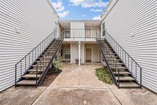 9809 Richmond Avenue E14, Houston, TX 77042