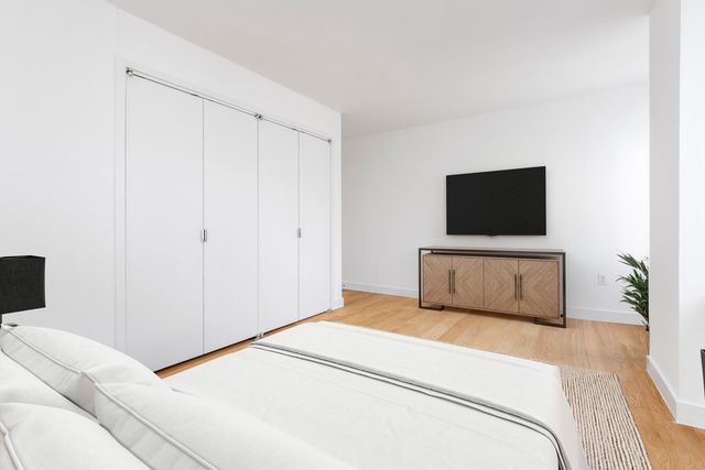225 Rector Pl Apt 19A, New York City, NY 10280