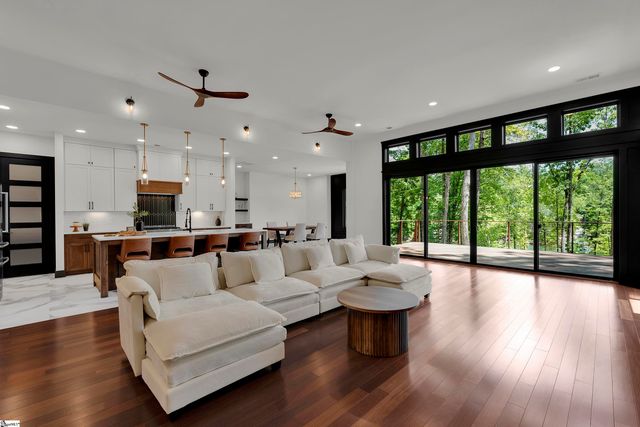 4014 Hardwood Pointe Drive, West Union, SC 29696