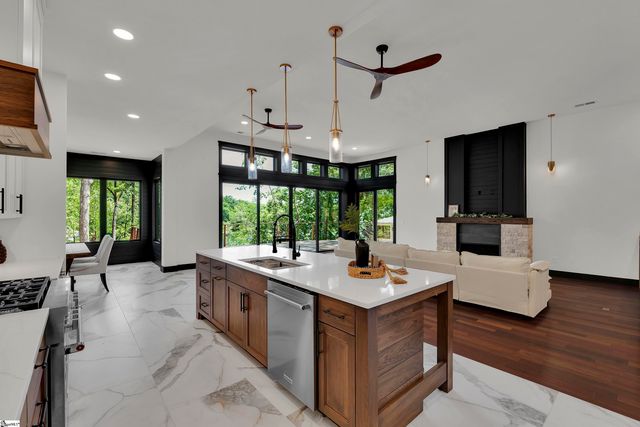 4014 Hardwood Pointe Drive, West Union, SC 29696