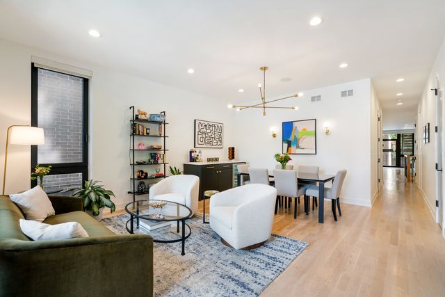 1459 W Superior Street 1E, Chicago, IL 60642