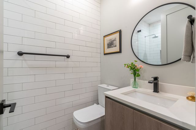 1459 W Superior Street 1E, Chicago, IL 60642