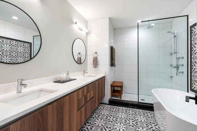 1459 W Superior Street 1E, Chicago, IL 60642