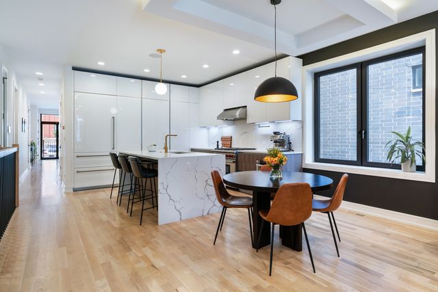 1459 W Superior Street 1E, Chicago, IL 60642