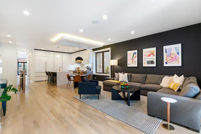 1459 W Superior Street 1E, Chicago, IL 60642
