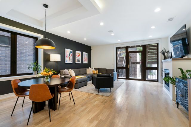1459 W Superior Street 1E, Chicago, IL 60642