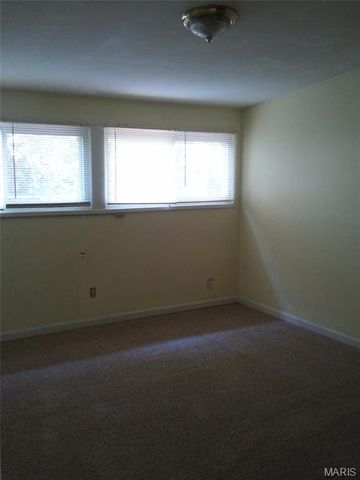 8501 Midwood Avenue, Berkeley, MO 63134