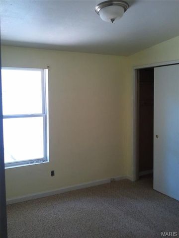 8501 Midwood Avenue, Berkeley, MO 63134