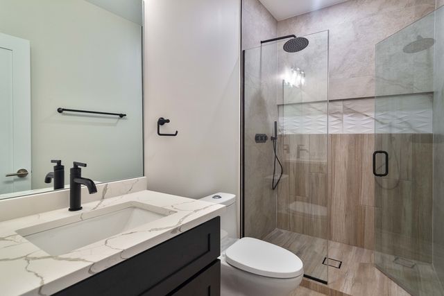 4938 W Medill Avenue, Chicago, IL 60639