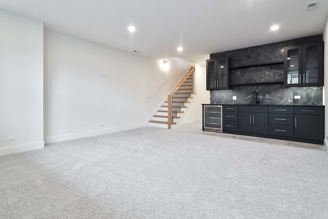 4938 W Medill Avenue, Chicago, IL 60639