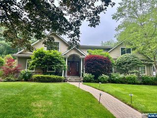 506 Sunderland Road, Teaneck, NJ 07666