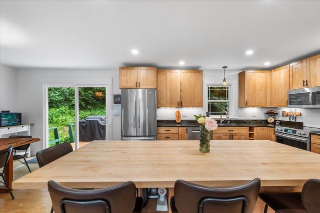 80 Phoenix Circle, Richmond, VT 05477