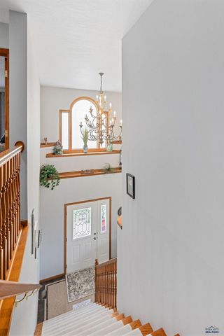 7725 COUNTRY VIEW PL, Rapid City, SD 57702