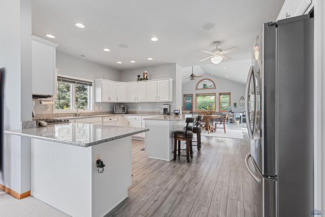 7725 COUNTRY VIEW PL, Rapid City, SD 57702