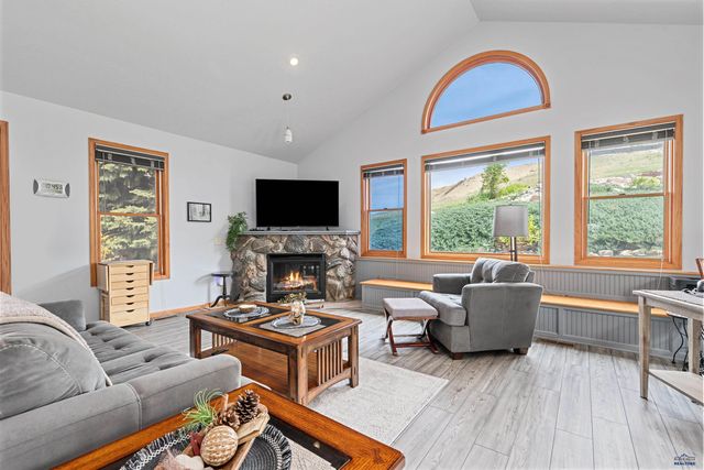 7725 COUNTRY VIEW PL, Rapid City, SD 57702