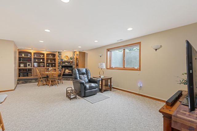 7725 COUNTRY VIEW PL, Rapid City, SD 57702