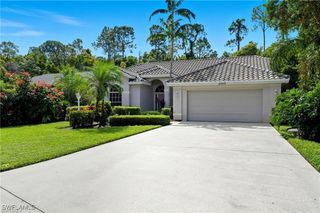 2268 Piccadilly CT, Naples, FL 34112