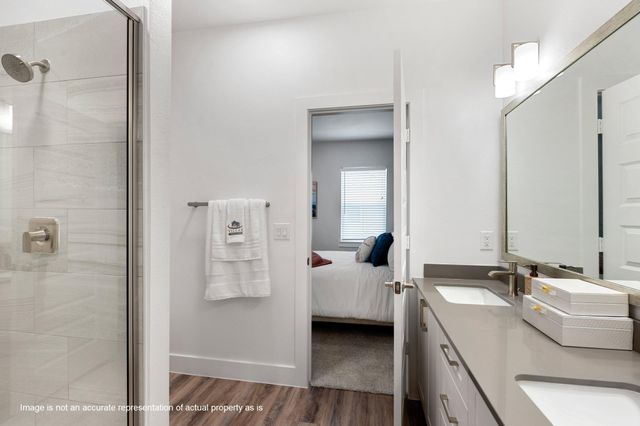 28328-318 Birnham Woods Drive, Spring, TX 77389