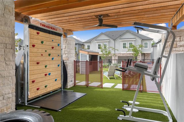 28328-318 Birnham Woods Drive, Spring, TX 77389