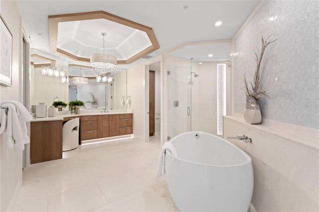 415 L AMBIANCE DRIVE A701, Longboat Key, FL 34228