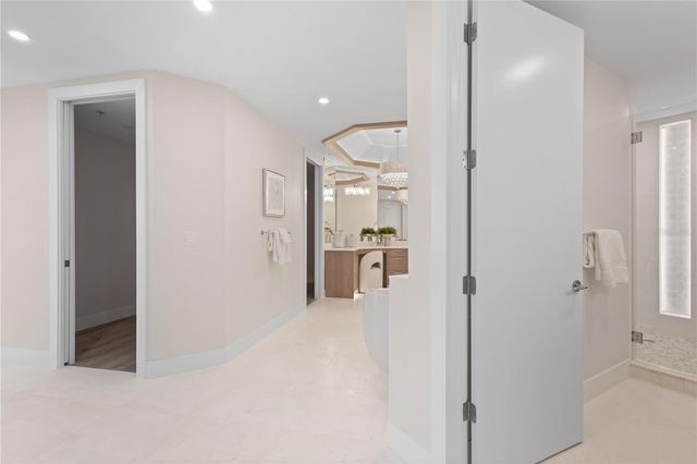 415 L AMBIANCE DRIVE A701, Longboat Key, FL 34228